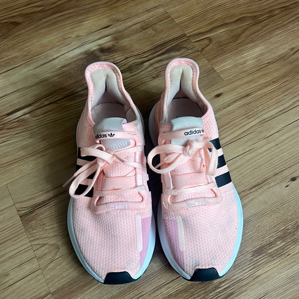 Adidas Sneakers